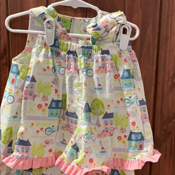 Short set - Picture 3 of 3